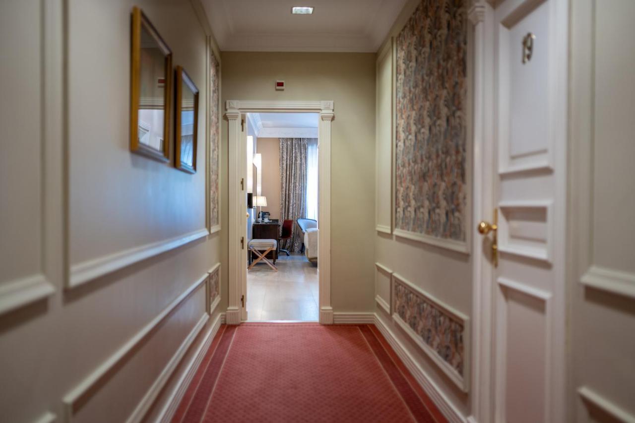 Hotel Rector سلامنكا المظهر الخارجي الصورة A corridor in the hotel