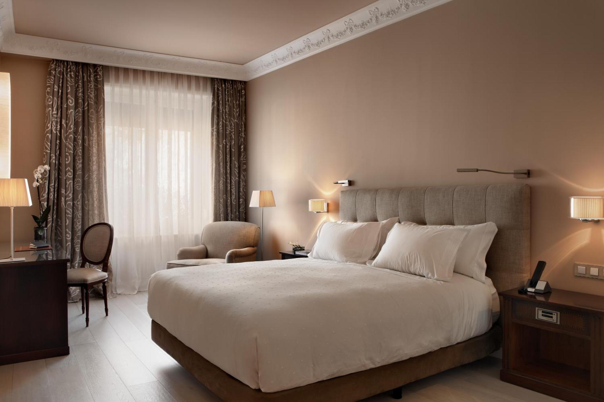 Hotel Rector سلامنكا المظهر الخارجي الصورة A bedroom at the hotel