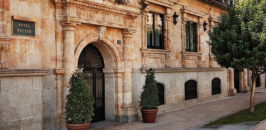 Hotel Rector سلامنكا المظهر الخارجي الصورة The entrance of the hotel