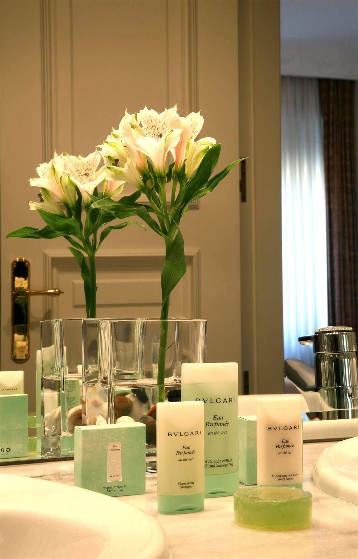 Hotel Rector سلامنكا المظهر الخارجي الصورة A Bulgari toiletries set