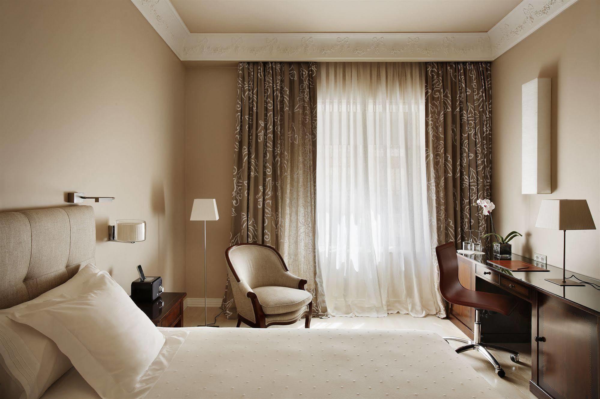 Hotel Rector سلامنكا المظهر الخارجي الصورة A bedroom at the hotel